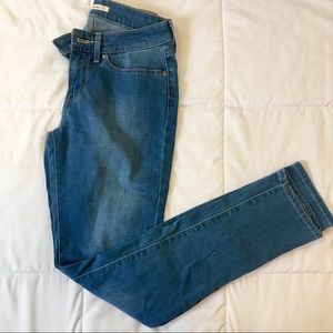 Levi’s 711 Skinny Jeans